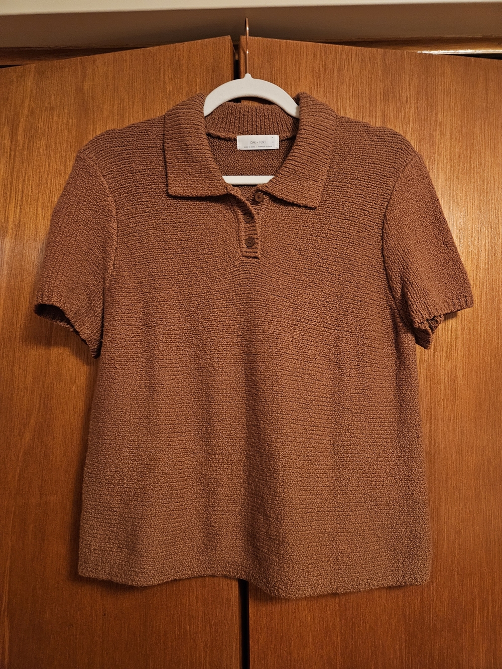OAK + FORT Textured Short-Sleeve Polo in Rust Brown
